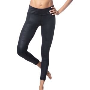 NWT - Black Camo Leggings By Vie Active - Size Large